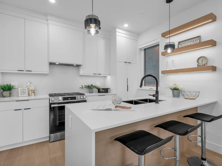 2715 Cheyenne Avenue, Vancouver, BC, V5R 4R5 - 11