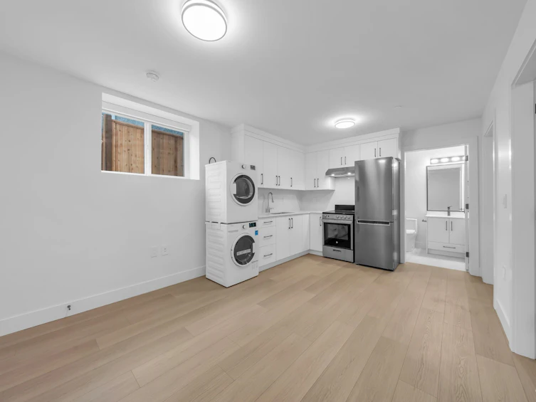2715 Cheyenne Avenue, Vancouver, BC, V5R 4R5 - 21