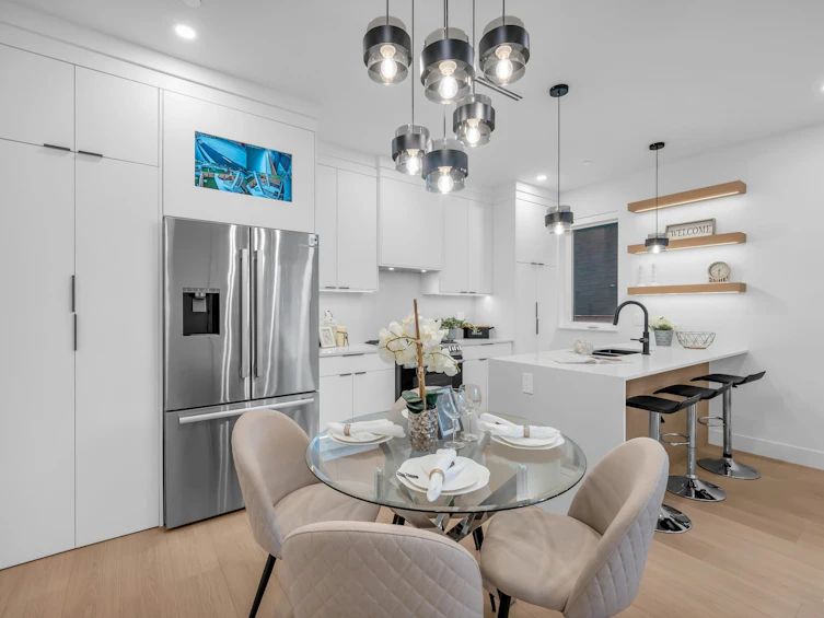 2715 Cheyenne Avenue, Vancouver, BC, V5R 4R5 - 9