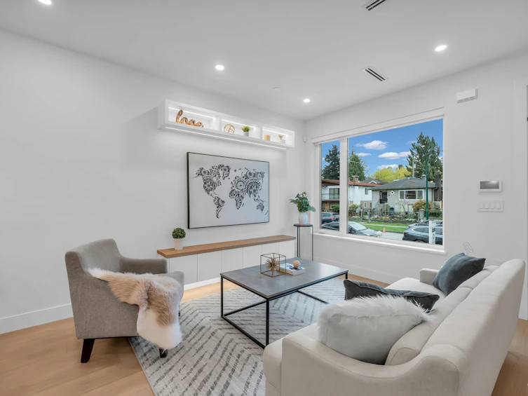 2715 Cheyenne Avenue, Vancouver, BC, V5R 4R5 - 2