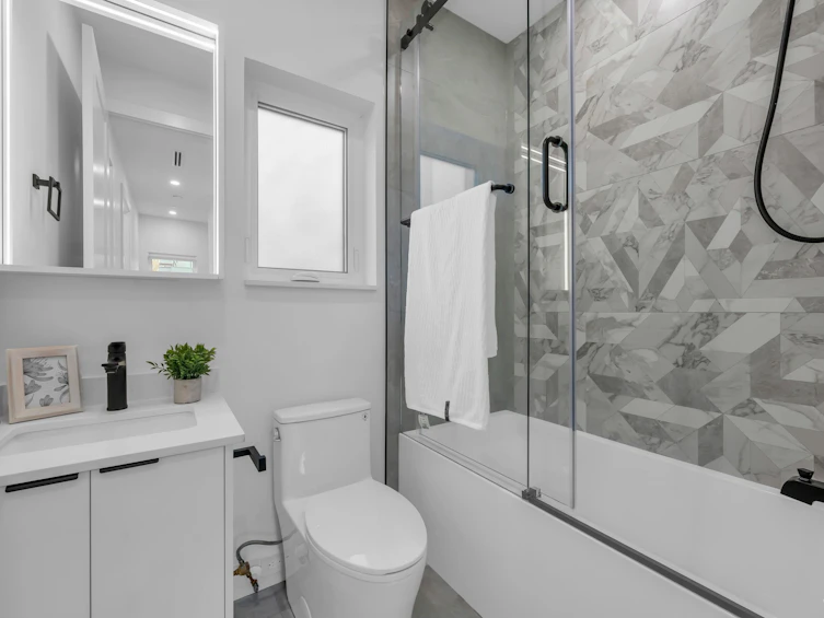 2715 Cheyenne Avenue, Vancouver, BC, V5R 4R5 - 19