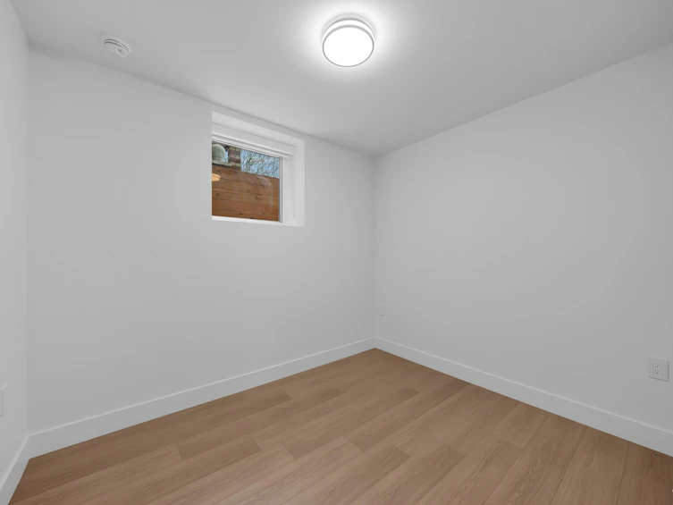 2715 Cheyenne Avenue, Vancouver, BC, V5R 4R5 - 23