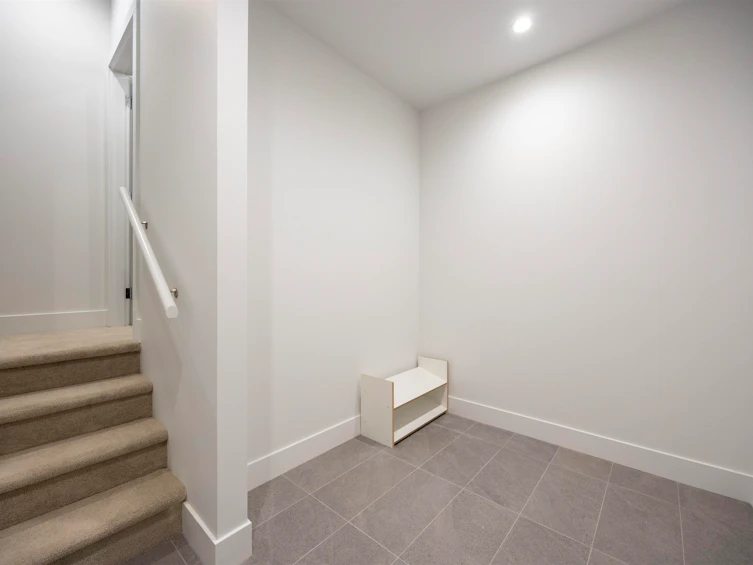 102-2322 Emery Court, North Vancouver, BC, V7J 0G3 - 25