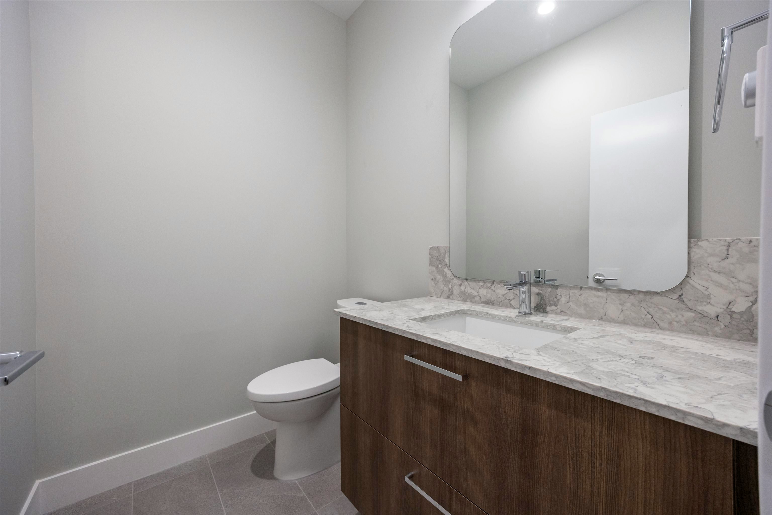 102-2322 Emery Court, North Vancouver, BC, V7J 0G3 - 11