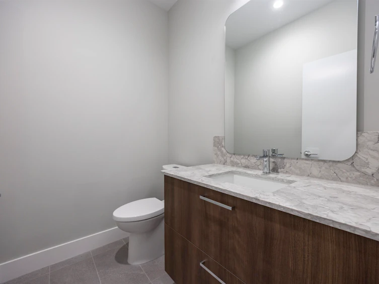 102-2322 Emery Court, North Vancouver, BC, V7J 0G3 - 11