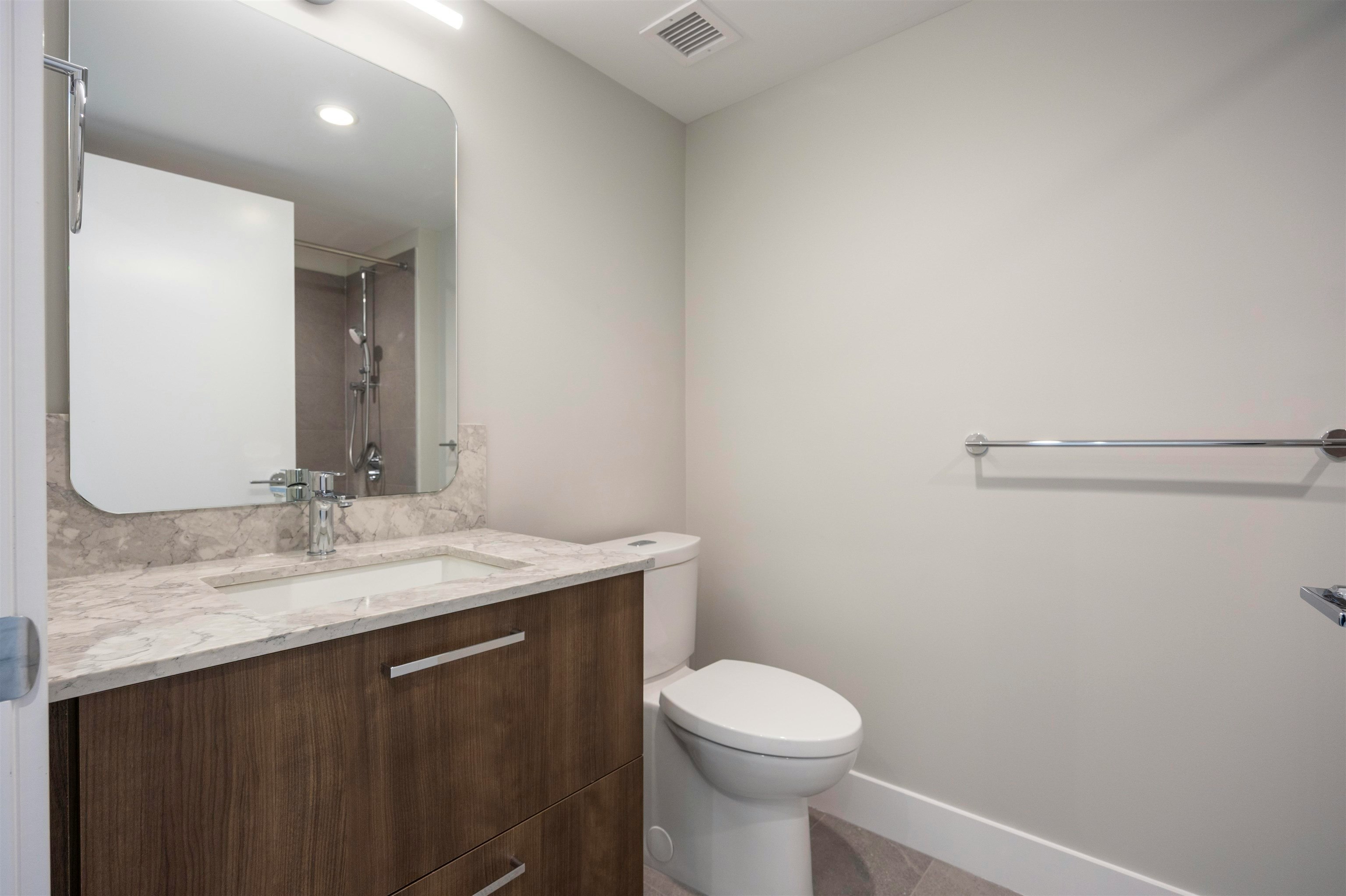 102-2322 Emery Court, North Vancouver, BC, V7J 0G3 - 19
