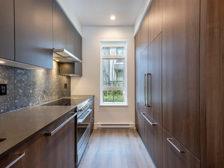102-2322 Emery Court, North Vancouver, BC, V7J 0G3 - 7