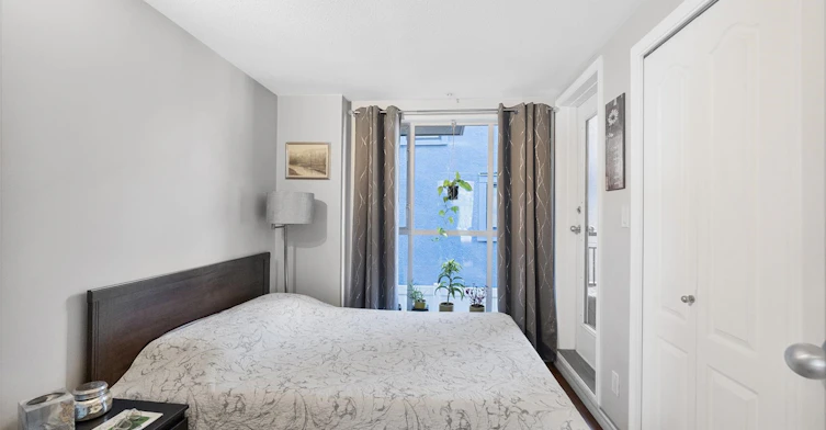 2106 Yew Street, Vancouver, BC, V6K 3G7 - 16