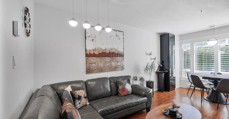 2106 Yew Street, Vancouver, BC, V6K 3G7 - 4