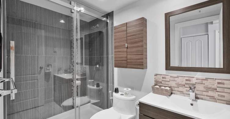 2106 Yew Street, Vancouver, BC, V6K 3G7 - 11