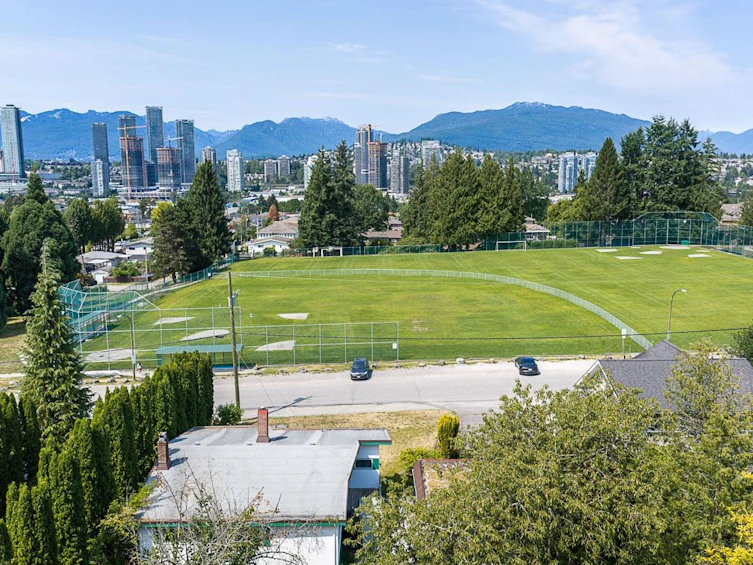 5288 Hardwick Street, Burnaby, BC, V5G 1P9 - 2