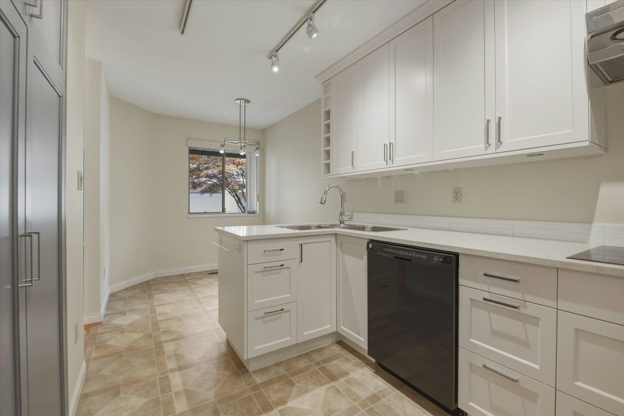 18-920 Citadel Drive, Port Coquitlam, BC, V3C 5X8 - 9