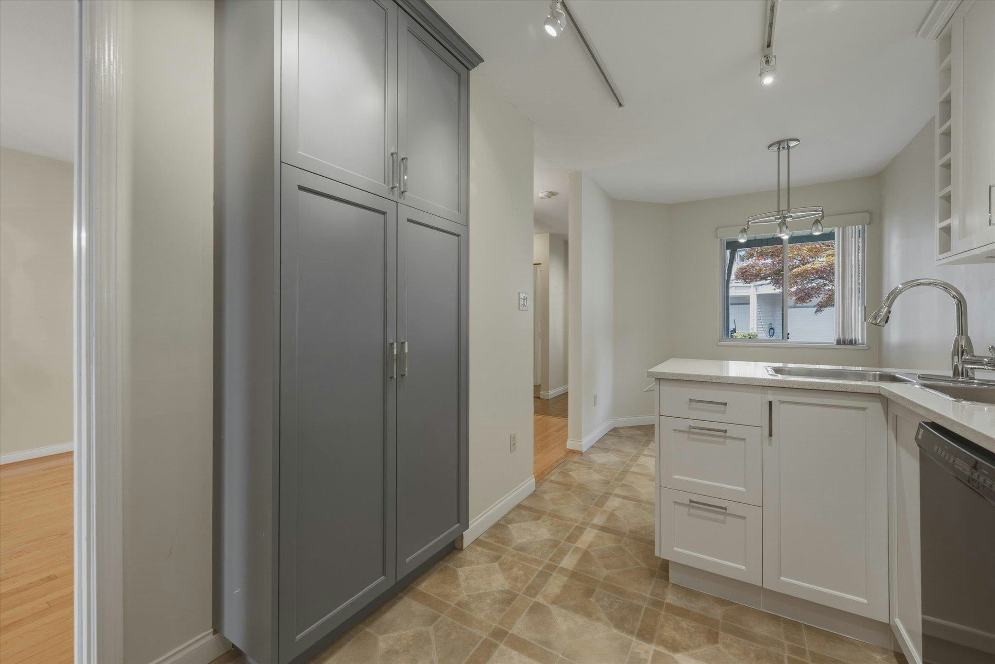 18-920 Citadel Drive, Port Coquitlam, BC, V3C 5X8 - 10