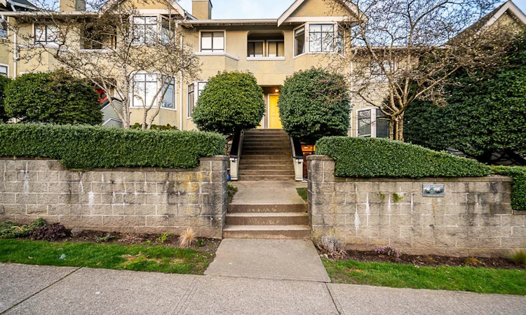 7-221 Ash Street