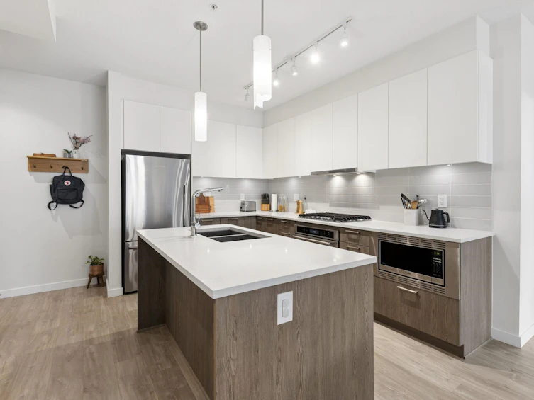 211-625 E 3rd Street, North Vancouver, BC, V7L 1G6 - 10