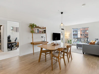 211-625 E 3rd Street - 4