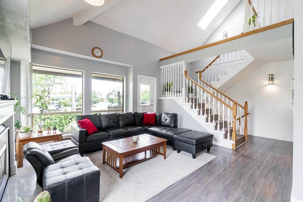 21-12172 72 Avenue, Surrey, BC, V3W 2L9