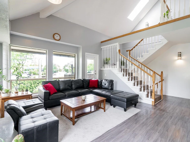 21-12172 72 Avenue, Surrey, BC, V3W 2L9