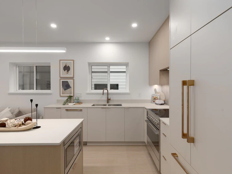 205-2329 E 34th Avenue, Vancouver, BC, V5R 2S6 - 3