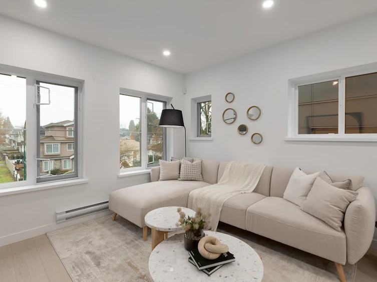 205-2329 E 34th Avenue, Vancouver, BC, V5R 2S6