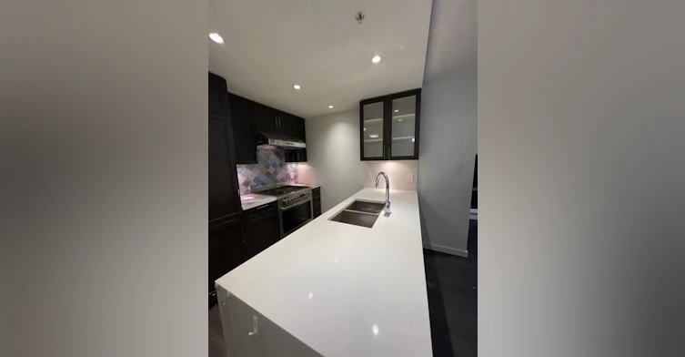 509-5515 Boundary Road, Vancouver, BC, V5R 0E3 - 5