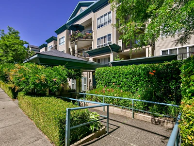 101-20727 Douglas Crescent - 2