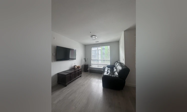 302-3581 Ross Drive