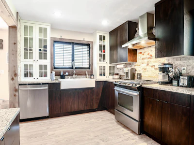7655 Woodcock Crescent - 5