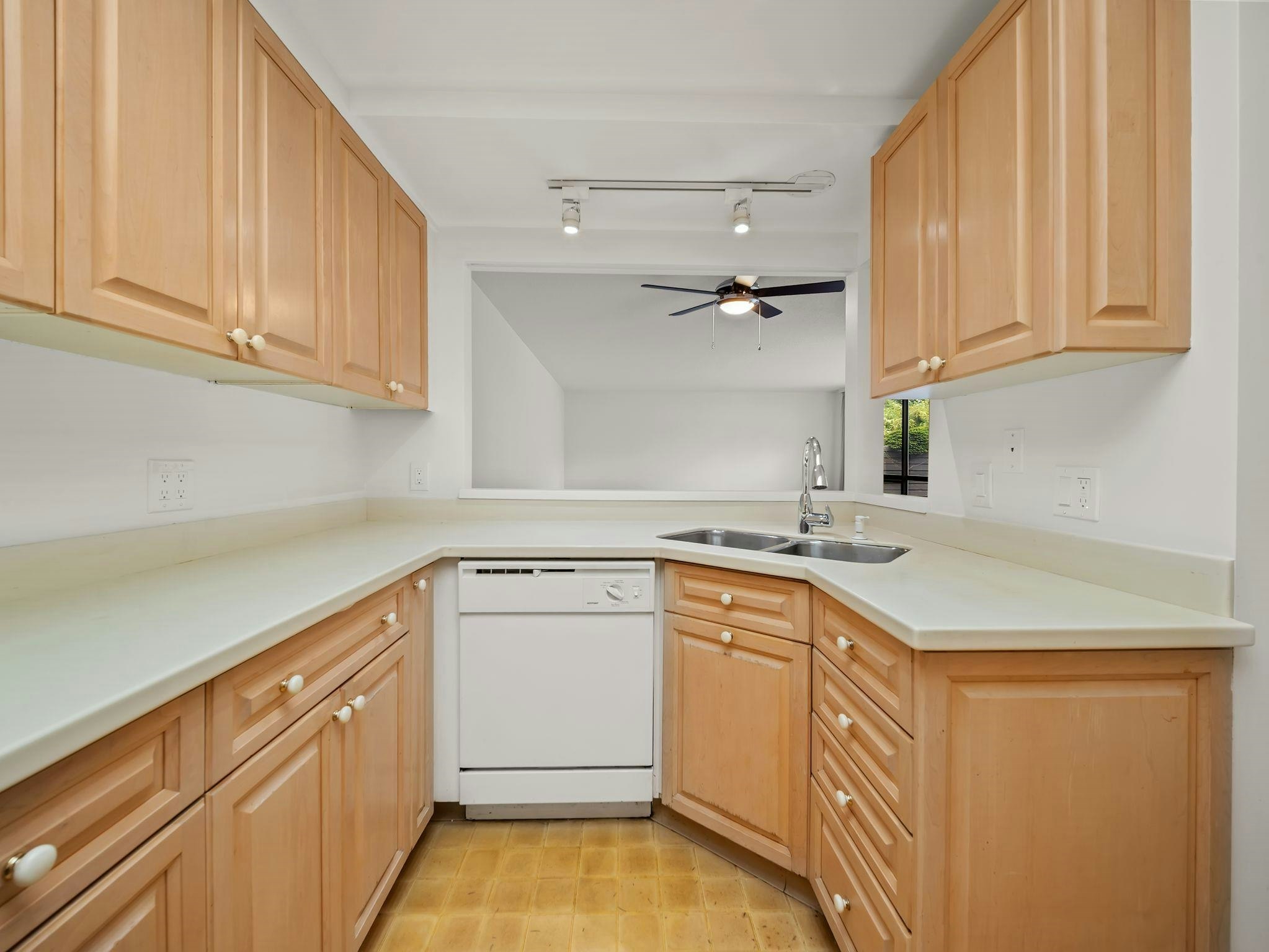106-4900 Cartier Street, Vancouver, BC, V6M 4H2 - 9