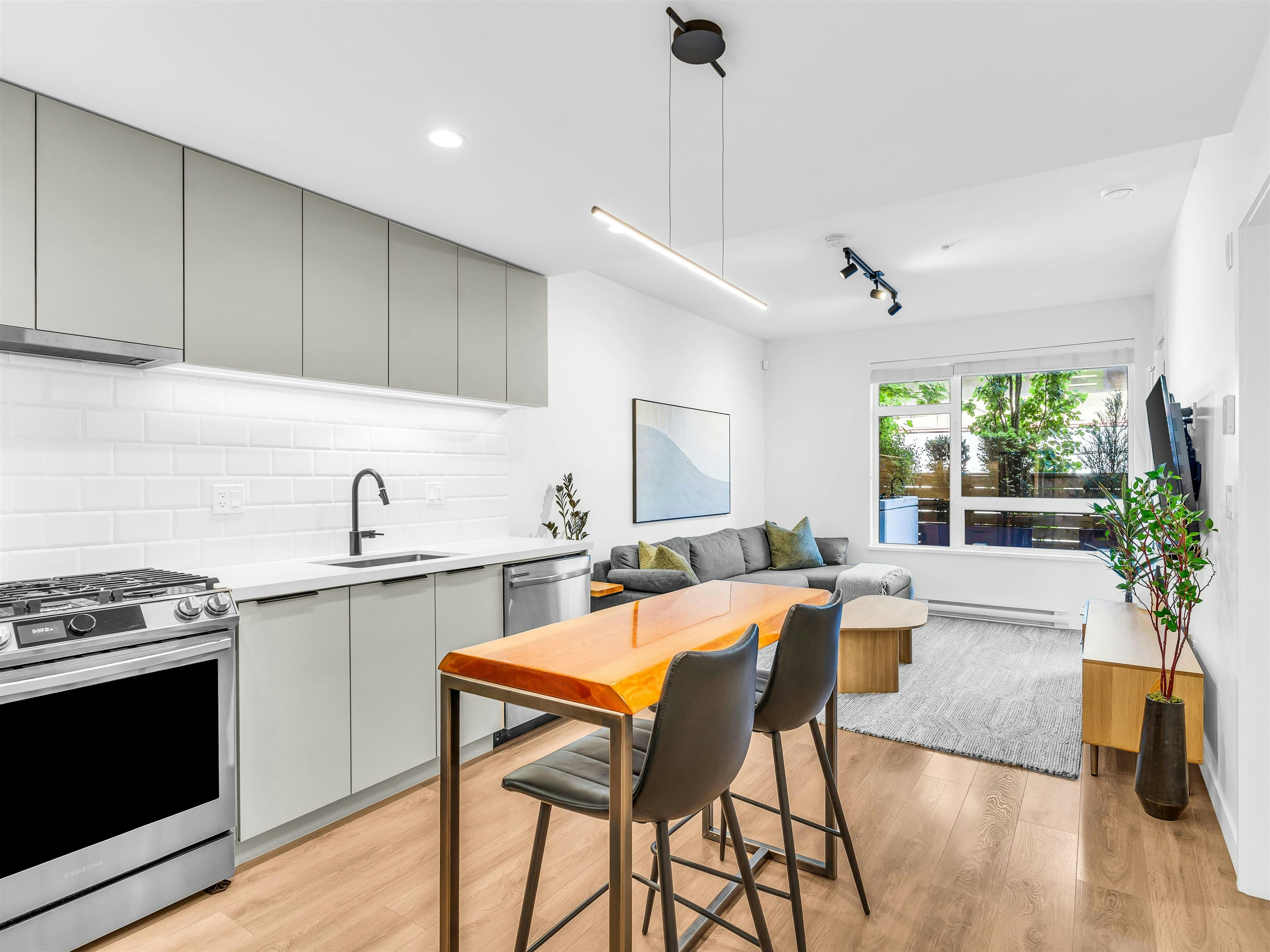104-3018 St. George Street, Port Moody, BC, V3H 0L4