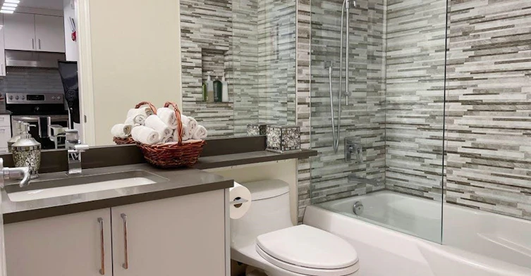 204-3333 W 4th Avenue, Vancouver, BC, V6R 4R9 - 4