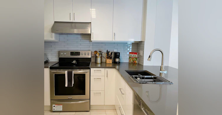204-3333 W 4th Avenue, Vancouver, BC, V6R 4R9 - 10