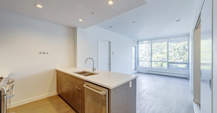 10XX-9060 University Crescent, Burnaby, BC, V5A 0E1 - 3