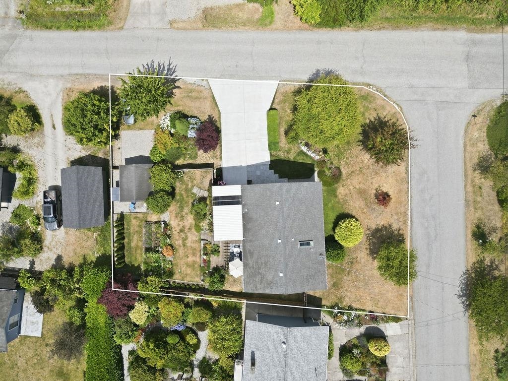 5111 Bay Road, Sechelt, BC, V7Z 0B5 - 38