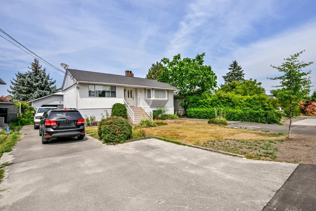 14677 111 Avenue, Surrey, BC, V3R 2C2 - 23