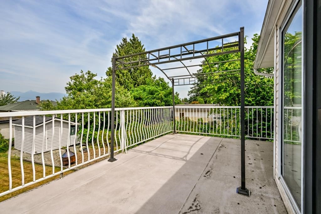 14677 111 Avenue, Surrey, BC, V3R 2C2 - 22