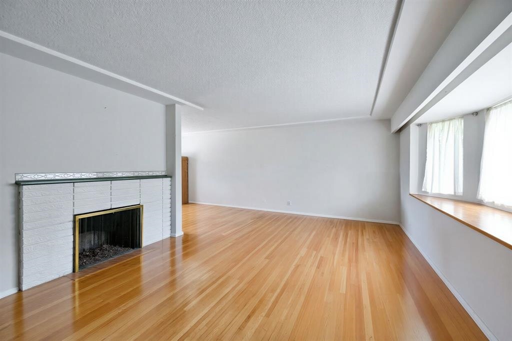 14677 111 Avenue, Surrey, BC, V3R 2C2 - 6