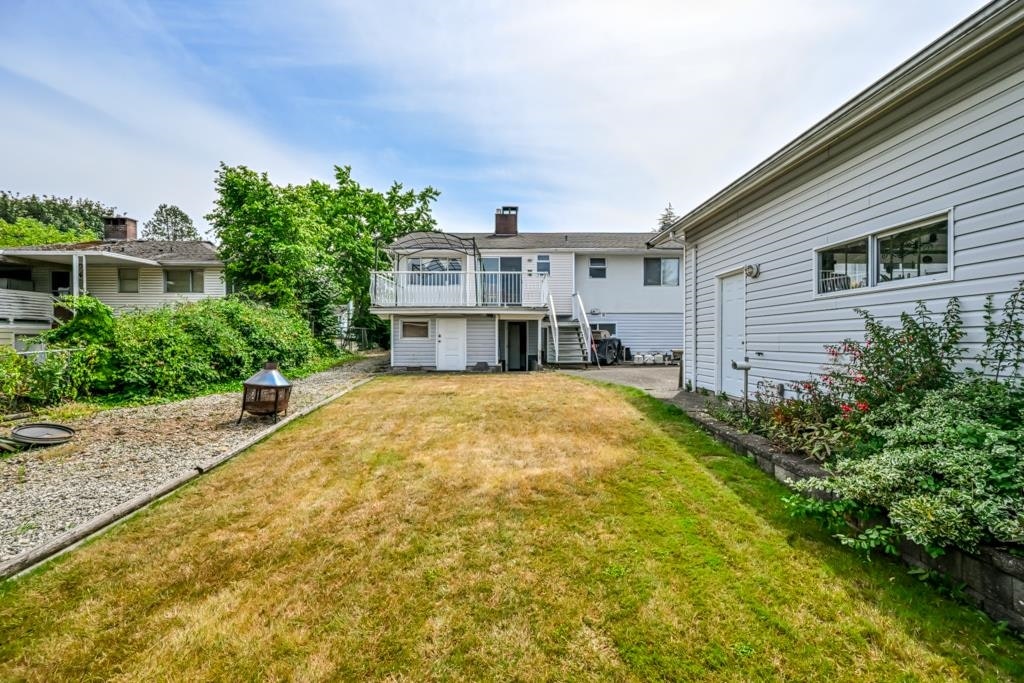 14677 111 Avenue, Surrey, BC, V3R 2C2 - 21