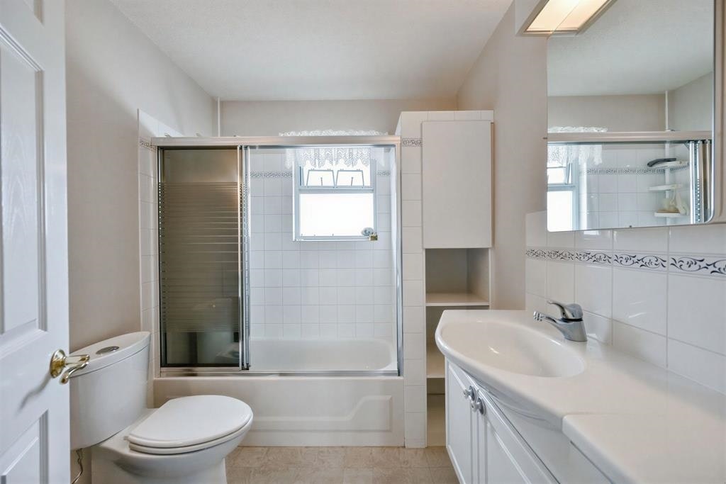 14677 111 Avenue, Surrey, BC, V3R 2C2 - 16
