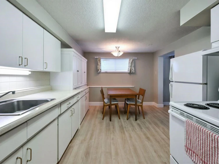 14677 111 Avenue, Surrey, BC, V3R 2C2 - 11