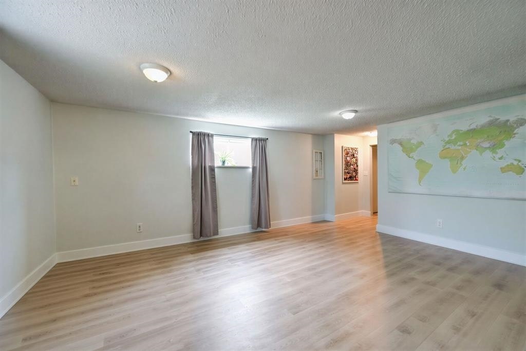 14677 111 Avenue, Surrey, BC, V3R 2C2 - 14