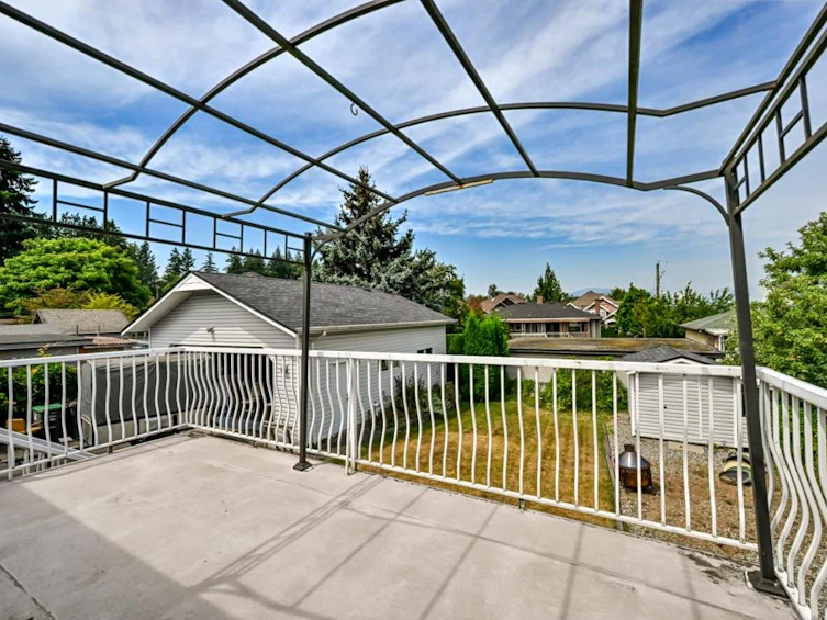 14677 111 Avenue, Surrey, BC, V3R 2C2 - 4