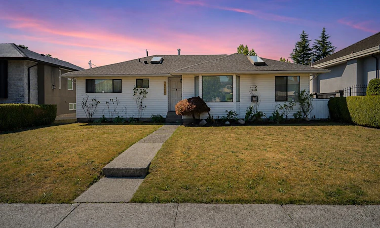 6546 Dunnedin Street