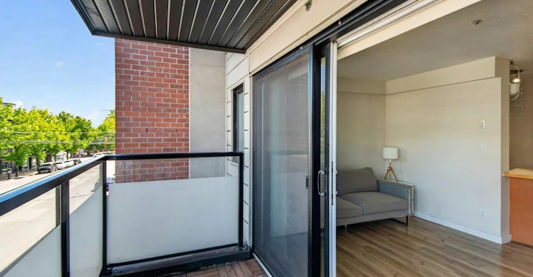 3788 W 10th Avenue, Vancouver, BC, V6R 2G4 - 4