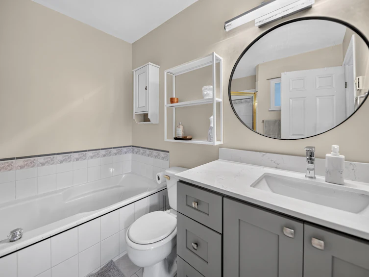 7-828 W 16th Street, North Vancouver, BC, V7P 1R3 - 18