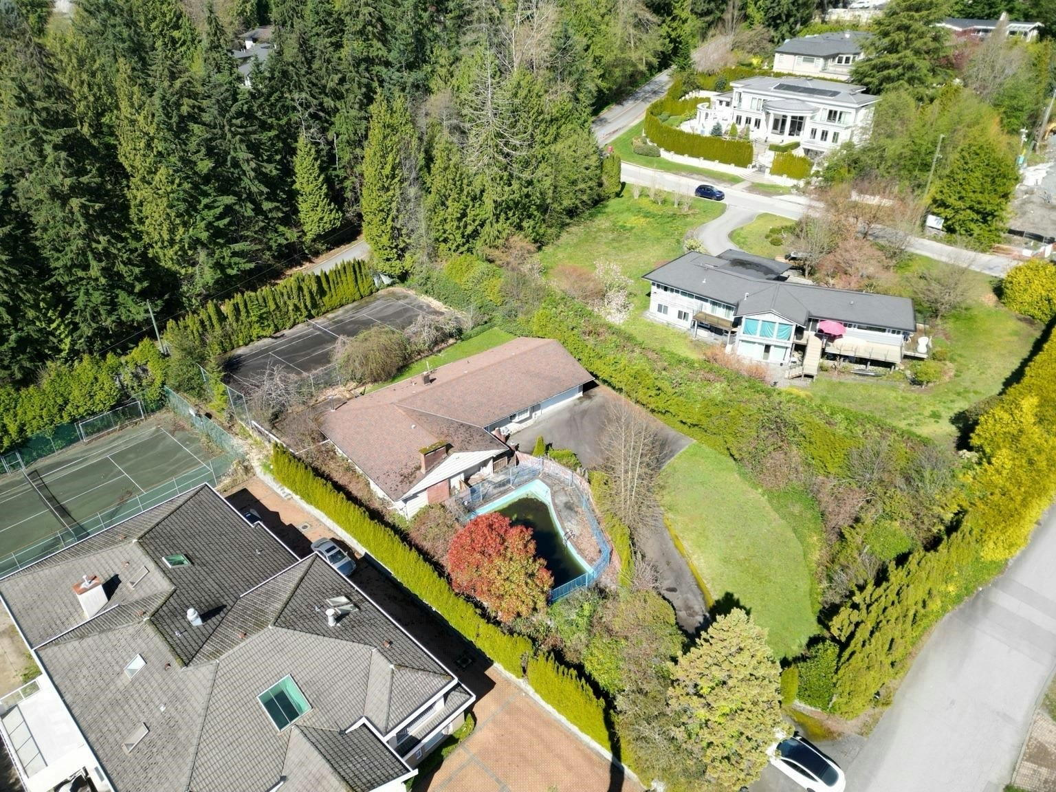 960 Pyrford Road - 5