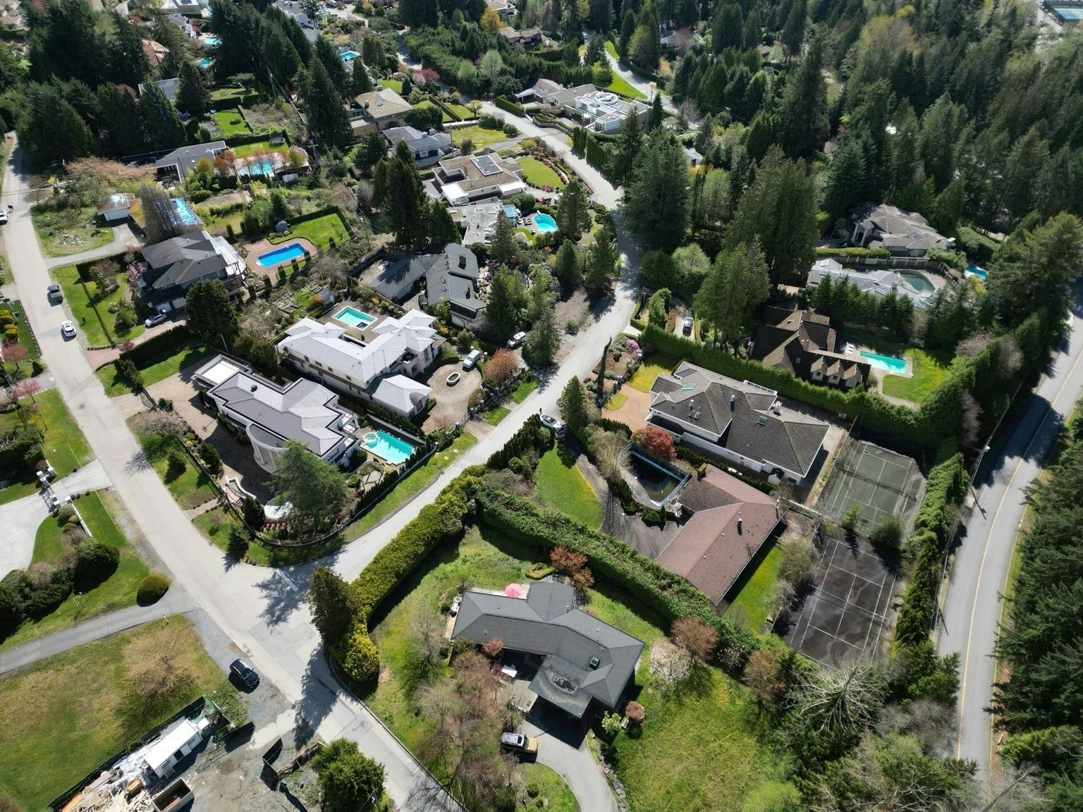 960 Pyrford Road - 2