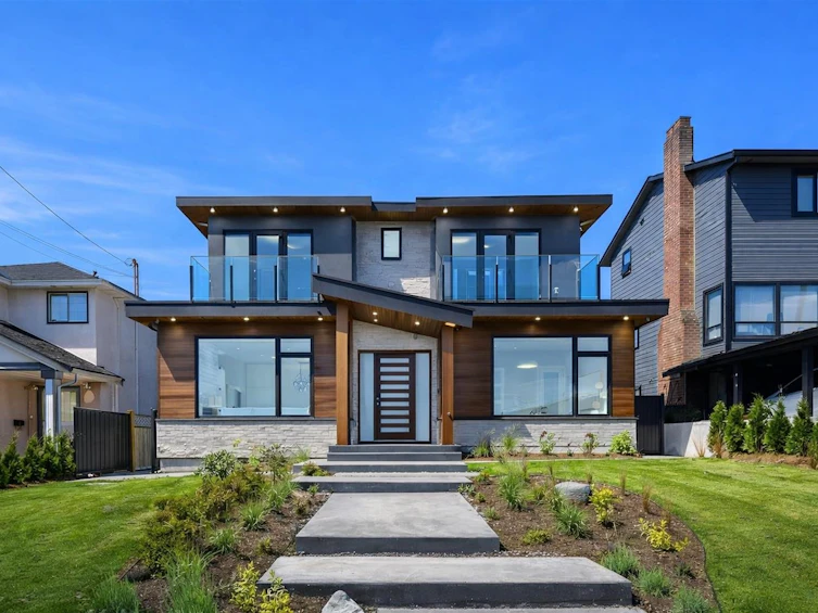 356 W 28th Street, North Vancouver, BC, V7N 2J1