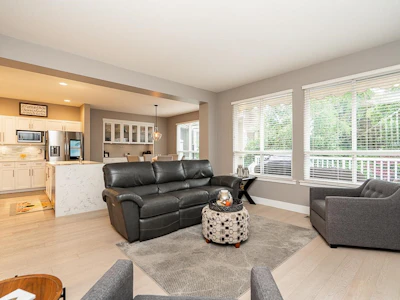 72-15288 36 Avenue - 5