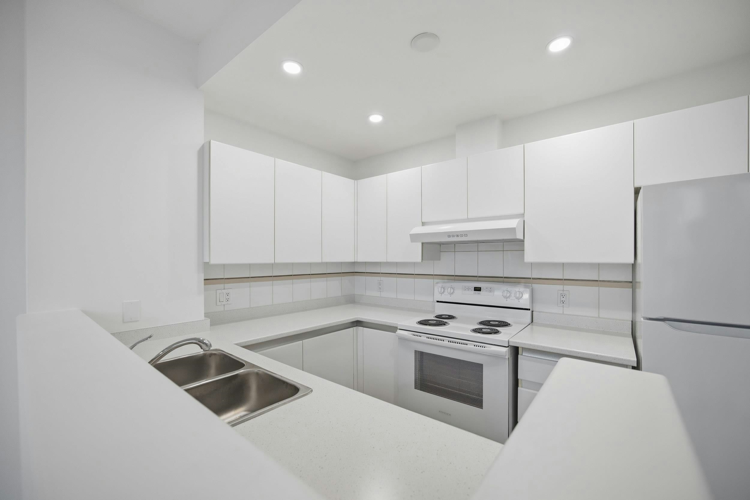 1110-989 Nelson Street, Vancouver, BC, V6Z 2S1 - 8